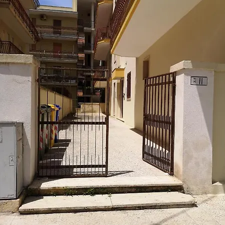 Via Petrarca 11 Apartment *
