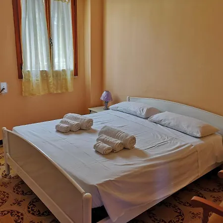 Apartment Via Petrarca 11 *